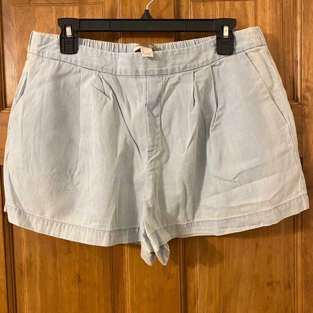 Forever 21 pull on denim-like shorts